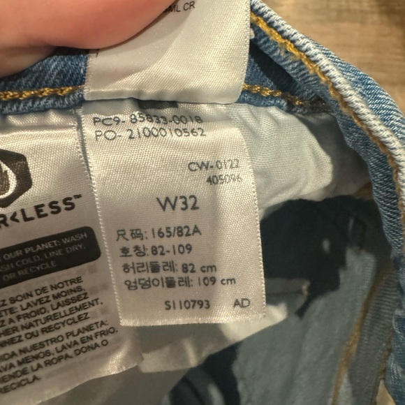 Levi’s 501 Denim Shorts - Picture 4 of 4